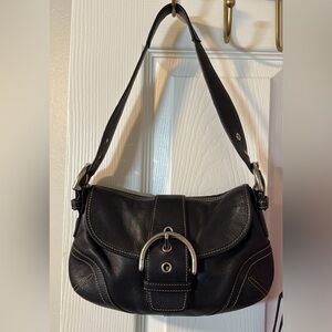 Vintage Coach Black Leather Soho Magnetic
Buckle Flap Purse/Bag